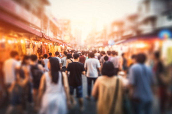 營(yíng)銷(xiāo)策略制定：依據(jù)市場(chǎng)情況，提升銷(xiāo)售業(yè)績(jī)