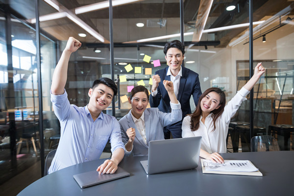 營(yíng)銷(xiāo)戰(zhàn)略專家：助力企業(yè)業(yè)績(jī)?cè)鲩L(zhǎng)