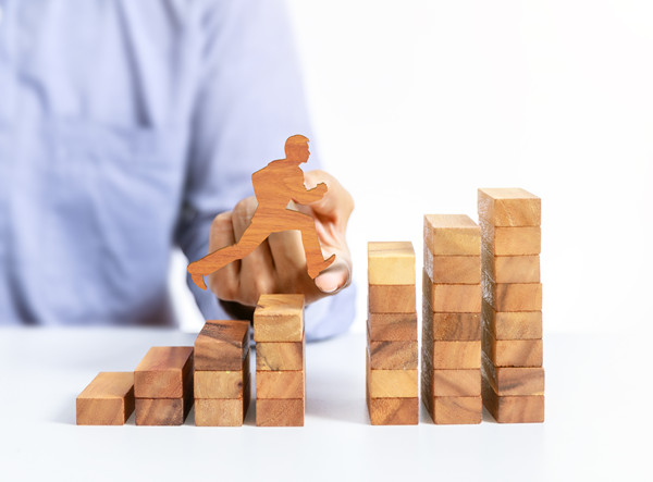 企業(yè)戰(zhàn)略規(guī)劃的步驟是什么？如何落地實(shí)施？