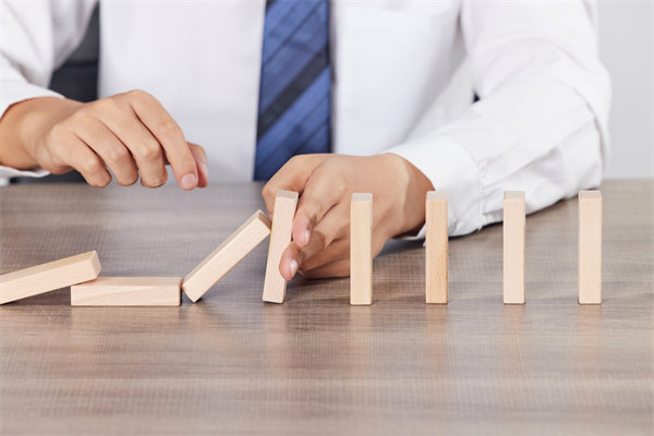 如何建立有效的風(fēng)險防控體系，保障集團安全？