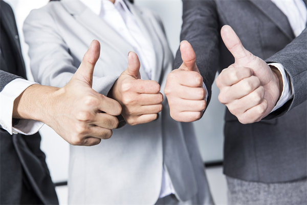 如何平衡員工個(gè)人績效與企業(yè)整體目標(biāo)，實(shí)現(xiàn)雙贏？