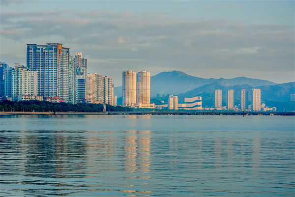 珠海戰(zhàn)略咨詢公司如何幫助企業(yè)制定長遠發(fā)展規(guī)劃？