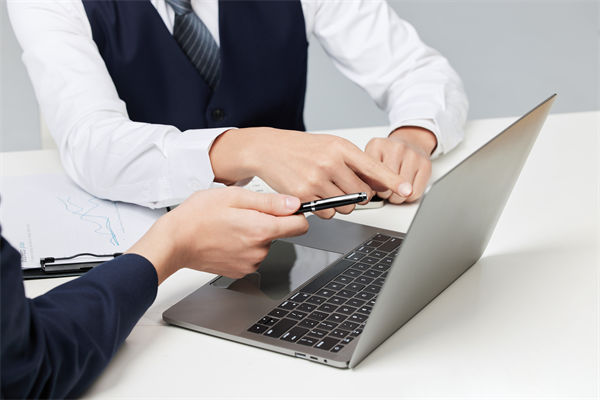 如何通過績效咨詢提升企業(yè)的整體運營效率？