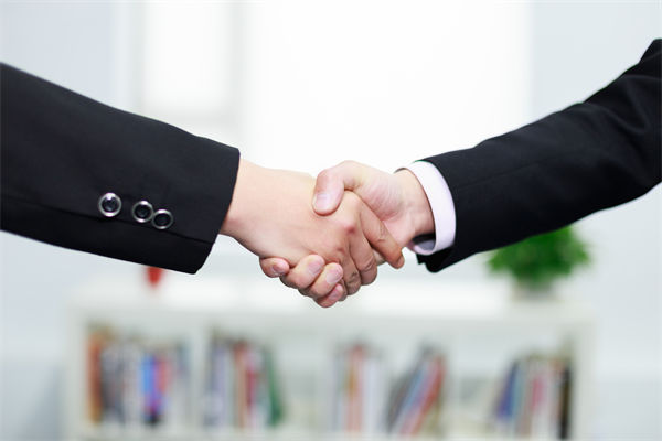 如何通過人力資源管理提升企業(yè)核心競(jìng)爭(zhēng)力？