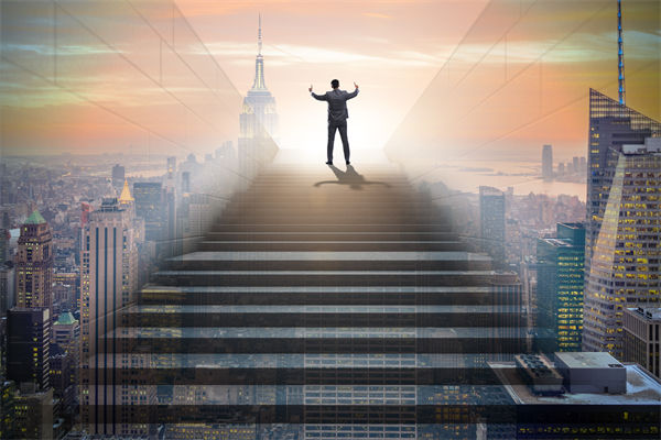 在年度經(jīng)營計(jì)劃中，如何設(shè)定既實(shí)際又挑戰(zhàn)性的目標(biāo)？
