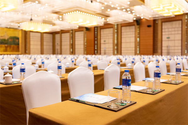 兩會熱議破解企業(yè)“生長痛”，對企業(yè)戰(zhàn)略管理有何啟示？