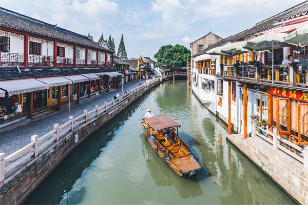 以文化賦能經(jīng)濟社會發(fā)展，企業(yè)營銷管理對此有何啟發(fā)？