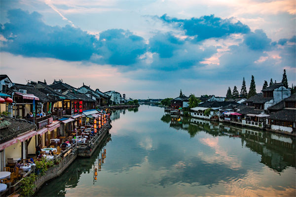 以文化賦能經(jīng)濟(jì)社會(huì)發(fā)展，企業(yè)營(yíng)銷管理對(duì)此有何啟發(fā)？