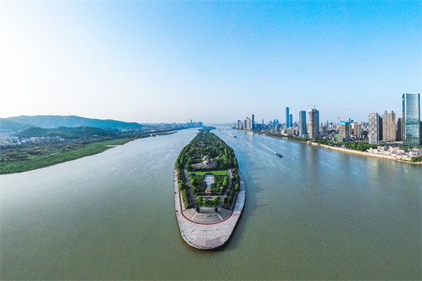 長沙戰(zhàn)略咨詢公司如何幫傳統(tǒng)企業(yè)突破發(fā)展瓶頸實現(xiàn)轉(zhuǎn)型？