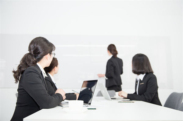 員工培訓(xùn)無效、成長慢，人力資源管理怎樣定制高效方案？