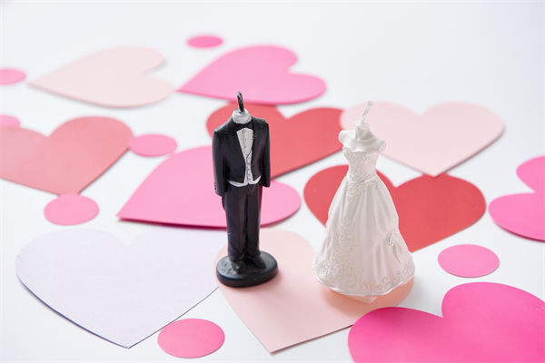 5月10日起結(jié)婚離婚不需要戶口本，人力資源怎么看？