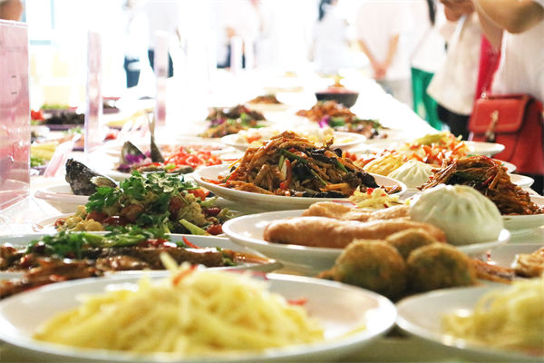品牌營銷分析：第一批開零食店的人，賺夠千萬離場了