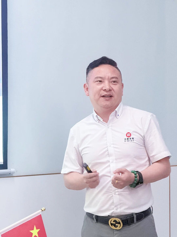 正睿咨詢集團(tuán)營(yíng)銷事業(yè)部總經(jīng)理李老師致辭